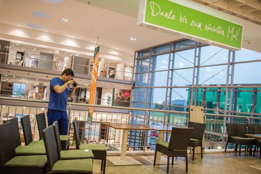 Vorschau Bild von Die gesamte Ausstattung der Möbelhaus-Restaurants
kommen unter den Hammer