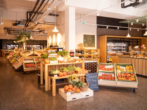  Die Obst- und Gemüseabteilung wandelt sich je
nachdem, was gerade Saison hat.