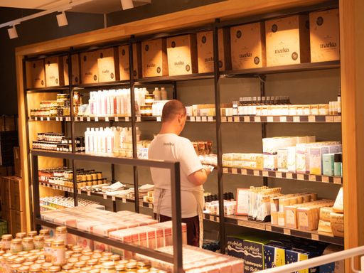 Vorschau Bild von Neben Lebensmitteln können finden sich auch faire
Hygiene- und Pflegeprodukte im Vollsortiment.