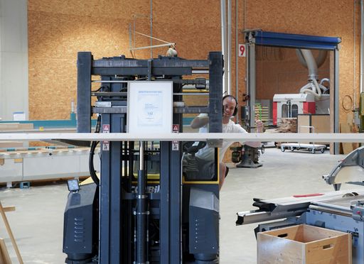 Vorschau Bild von „Ausgezeichnet“ unterwegs - Die erneute
Spitzenbewertung der Bonität gibt nicht nur den Kunden Sicherheit
einen stabilen Partner an der Seite zu haben, auch Mitarbeiter und
Lieferanten können auf HARTL HAUS zählen.