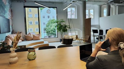  der neue Innovations Raum in Kufstein bietet
Co-Working-Plätze, die flexibel gebucht werden können.