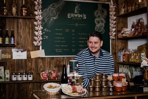 Erwin Marcov in seinem Erwin's Corner im 2. Bezirk