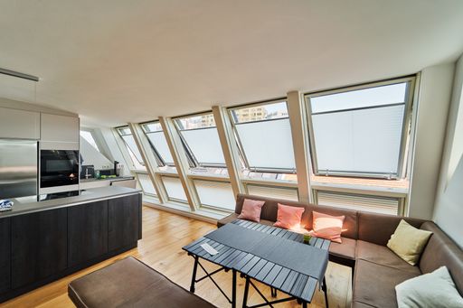 Vorschau Bild von Das Gründerzeithaus „The Heritage“ von 3SI
Immogroup wurde im Dachgeschoß mit FAKRO Dachfenstern ausgestattet.