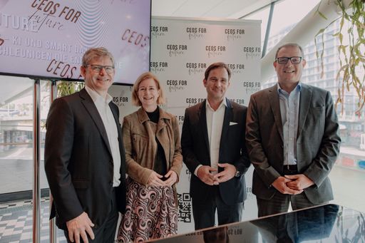 Rudolf Schrefl – CEO Drei Österreich, Birgit
Kraft-Kinz – CEOs FOR FUTURE Obmann-Stellvertreterin, Hermann Erlach
– General Manager Microsoft Österreich, Marco Porak –
Generaldirektor IBM Österreich // CEOs FOR FUTURE Pressekonferenz zu
"KI und Smart Data Management stärken die Energiewende" //
21.09.2023 // Motto am Fluss, Wien.