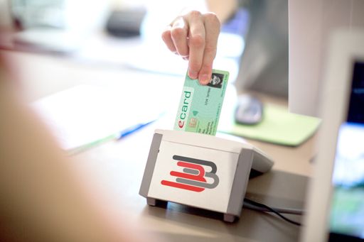  E-Card-Lösungen sind bei 2 Anbietern am Netz der BBOÖ verfügbar
und ermöglichen Ärzt:innen und Apotheken Wahlmöglichkeiten beim
Internet-Anbieter.