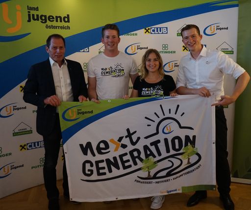 (v.l.n.r.) LKÖ-Präsident Josef Moosbrugger,
Landjugend Österreich-Bundesleiter Markus Buchebner, Bundesleiterin
Ramona Rutrecht und der UN-Jugenddelegierte für Österreich, Marvin
Huber, bei der Präsentation des 3-Jahresschwerpunkts "Next
Generation" gestern Nachmittag in Wien.