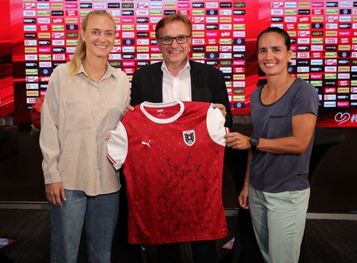v.l.n.r. Sarah Puntigam, Jürgen Irsigler und Irene
Fuhrmann