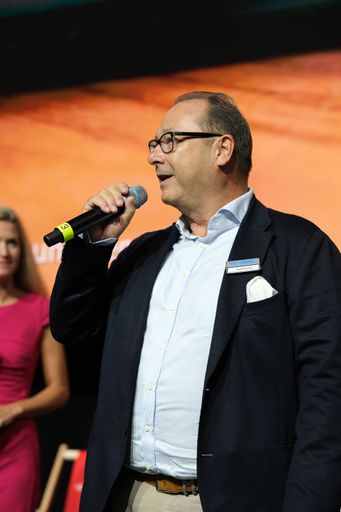Adolf Markones, Executive Manager Ingram Micro Österreich,
eröffnete das 20. Jubiläum der Ingram Micro TOP in der neuen
Location, der Marx-Halle Wien.