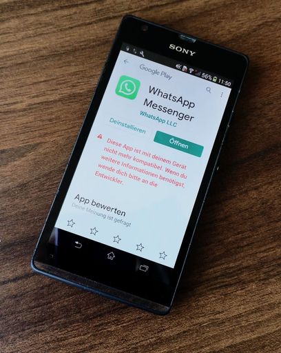 Der Anteil sehr alter Smartphones beträgt etwa 2 %
geschätzt. Auf solchen Geräten funktionieren keine gängigen Apps
mehr.