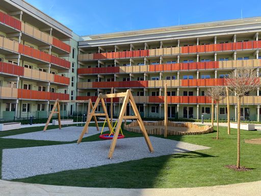  Innenhof Spielplatz