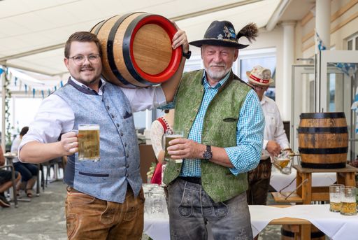 Vorschau Bild von „O´zapft is“ - Uriger Bieranstich