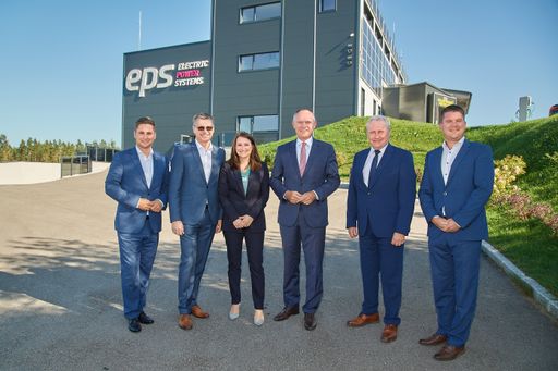 Innenminister Karner besucht Rechenzentrumsspezialist EPS in
Dietmanns (Gemeinde Groß Gerungs)