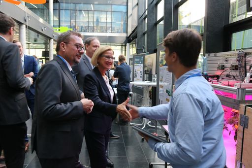 Vorschau Bild von Führung durch Forschungsprojekte des neuen Studios
SDIS der RSA FG