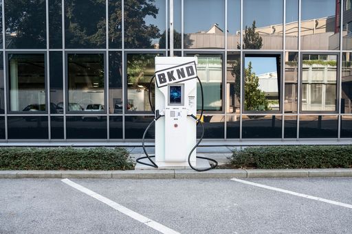 Vorschau Bild von 360kW Charger auf dem WKÖ Gelände