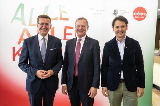  ALLE ALLE! KULTUR – Wirtschafts- und
Tourismus-Landesrat Markus Achleitner, Landeshauptmann Mag. Thomas
Stelzer und der Geschäftsführer des Oberösterreich Tourismus Mag.
Andreas Winkelhofer geben das Startsignal für die
kultur-touristische Kampagne zu Oberösterreichs Super-Kulturjahr
2024.