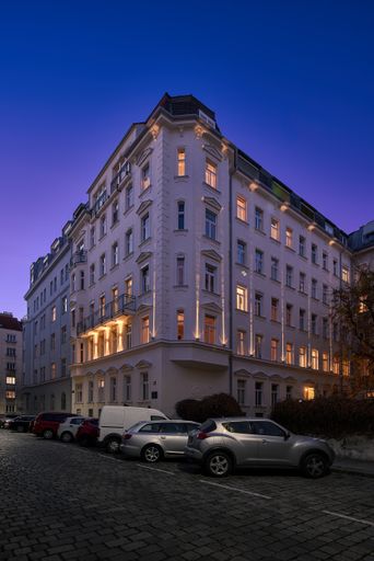 Der 1912 von Josef Sinnenberg errichtete Altbau
wird derzeit von der 3SI Immogroup entwickelt.