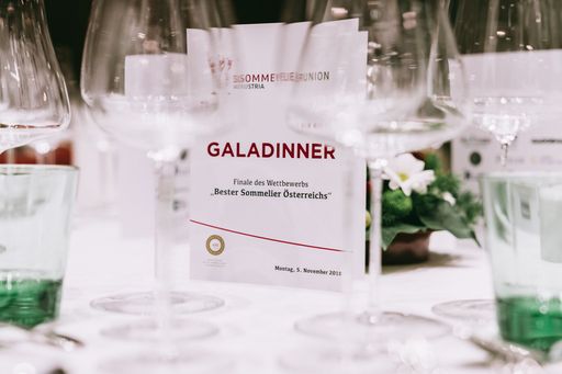Im Rahmen des Wettbewerb "Bester Sommelier
Österreichs" können auch Gäste am Galadinner teilnehmen.