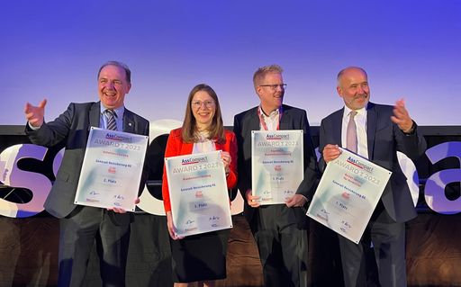 Die Generali freut sich über die Top-Platzierungen
bei den AssCompact Awards 2023. (v.l.n.r.): Thomas Bayer, Leiter
Unabhängige Vertriebe, Andrea Hutter, Leiterin Krankenversicherung,
Christoph Zauner, Leiter der Abteilung Kundensegmente Retail und
Corporate, und Arno Schuchter, Vorstand für Vertrieb und Marketing.
