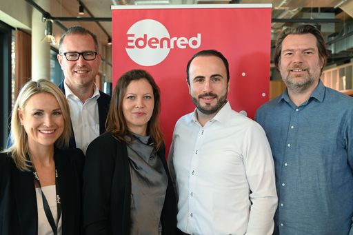 Vorschau Bild von Die Teilnehmer:innen der Podiumsdiskussion,
v.l.n.r.: Cornelia Doma (Geschäftsleitung ProSiebenSat.1 PULS 4
GmbH), Florens Eblinger (Managing Partner Eblinger & Partner),
Nicole Thurn (Gründerin NewWorkStories), Christoph Monschein
(Geschäftsführer Edenred Austria) und Georg Konjovic (CEO
karriere.at)
