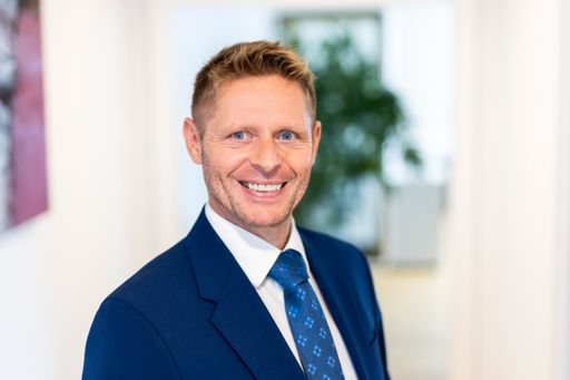 Vorschau Bild von Ferdinand Wenzl, Finanz- und Risikovorstand
(CRO/CFO) der Anadi Bank
