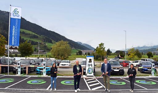 Vorschau Bild von Startschuss: Glockner-E-Power beim Nationalparkzentrum
Mittersill. 100% Green Energy für die Hohen Tauern & 300 neue
E-Ladepunkte rund um den Großglockner bis 2030
