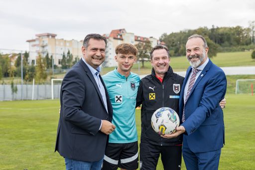 Vorschau Bild von Wiedersehensfreude in der FUSSBALLARENA Bad
Tatzmannsdorf