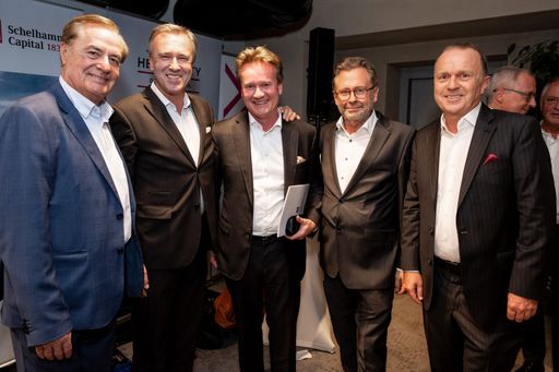 Vorschau Bild von Thomas Prantner interviewt im C3 Business Talk
Landeshauptmann Mag. Christopher Drexler