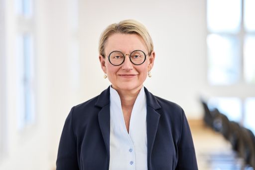  Maria Koller, übernimmt per 8. Jänner 2024 im
Vorstandsteam als CHRO (Chief Human Resources Officer) der PALFINGER
AG die Agenden Personal und Recht