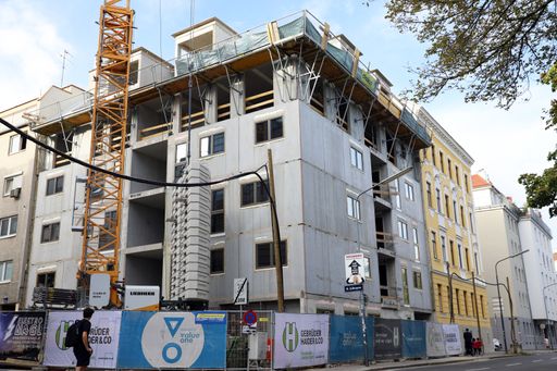 Wohnhaus MOKKA feiert Dachgleich