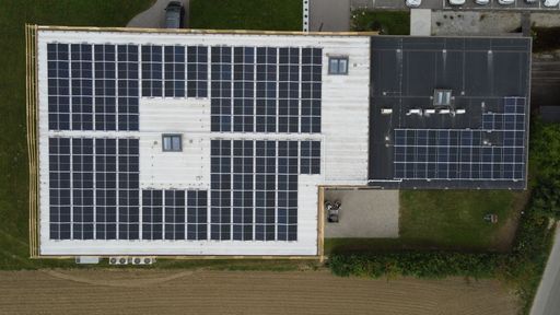 Vorschau Bild von Überschuss-Energie aus zB dieser Photovoltaik-Anlage sorgt für
warme Mahlzeiten für Bedürftige
