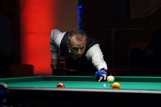 Der dreifache österreichische Staatsmeister im 5-Kegel Billard
Andreas Felser spielt bei der Mannschafts-WM 2023 im Salzlager Hall
in Tirol im Nationalteam.