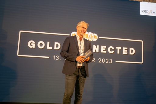 "Das Gold muss 99,99 Prozent Feinheit haben und die
Handschlagqualität 100 Prozent" - Walter Hell-Höflinger