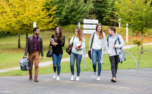 Mit vier neuen Masterstudiengängen erweitert die FH
Salzburg ihr Studienangebot.