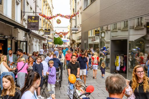 Vorschau Bild von Fußgängerzone Wels: Gastro & Shoppen