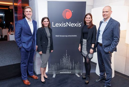 Die Vortragenden der LexCon 2023: Jake Nelson,
Senior Product Manager LexisNexis USA / Susanne Mortimore, CEO
LexisNexis Österreich / Kathrin-Theres Hagenauer, Director Content
Creation & Acquisition, LexisNexis Österreich / Andreas Geyrecker,
Director Product Management, LexisNexis Österreich