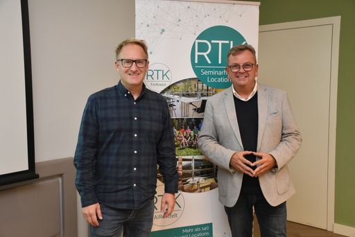 Vorschau Bild von RTK-Generalversammlung 2023: v.l. Keynotespeaker
Thomas Kenyeri und RTK-Präsident Thomas Ziegler.