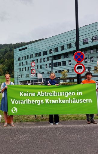  „Ein Krankenhaus ist ein Ort um Leben zu retten und um Menschen
in Not zu helfen, aber nicht um ungeborene Kinder zu töten“