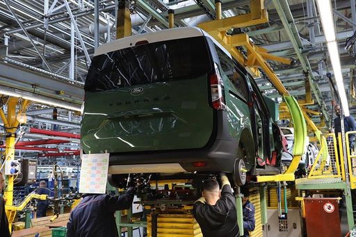 Im Ford-Werk in Craiova startet die Produktion des neuen Transit
und Tourneo Courier. / Die Verwendung dieses Bildes für
redaktionelle Zwecke ist unter Beachtung aller mitgeteilten
Nutzungsbedingungen zulässig und dann auch honorarfrei.
Veröffentlichung ausschließlich mit Bildrechte-Hinweis.
