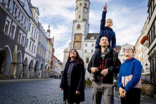 Familienspaß in sagenhafter Kulisse: In der familienfreundlichen
Europastadt Görlitz kommen Jung und Alt auf ihre Kosten. Vielfältige
Freizeitangebote sorgen für abwechslungsreiches Urlaubsvergnügen.
Foto: Nikolai Schmidt / Die Verwendung dieses Bildes für
redaktionelle Zwecke ist unter Beachtung aller mitgeteilten
Nutzungsbedingungen zulässig und dann auch honorarfrei.
Veröffentlichung ausschließlich mit Bildrechte-Hinweis.