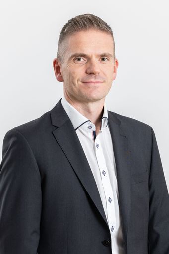  Ing. Andreas Schoder, Director Cloud- und Managed
Services