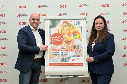  AK Präsident Markus Wieser und AK Niederösterreich
Direktorin Bettina Heise präsentieren den Kinderbetreuungsbonus