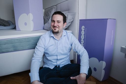  Foto von Hössinger Markus vor seiner QUQON Matratze