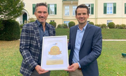 Mag. Robert Novak, Geschäftsführung Vertrieb (li.)
und Dr. Heimo Pascher, Geschäftsführung Austrotherm GmbH