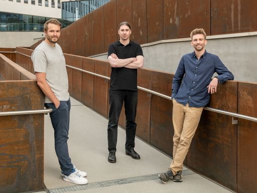  Die drei refurbed Co-Founder Peter Windischhofer,
Jürgen Riedl und Kilian Kaminski (v.l.n.r.).