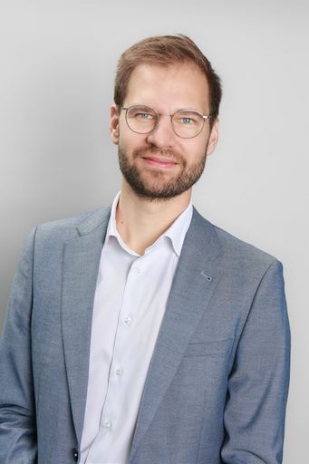 Neuzugang beim Compass-Verlag: Claudius Determann
verstärkt das Legal Team als Jurist und Fachexperte aus dem
IKT-Sektor