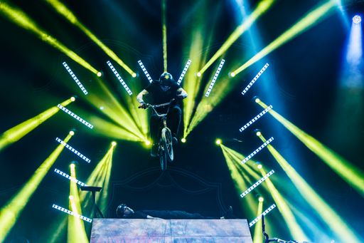 Vorschau Bild von BMX Riders aus der Ukraine im Circus Louis Knie