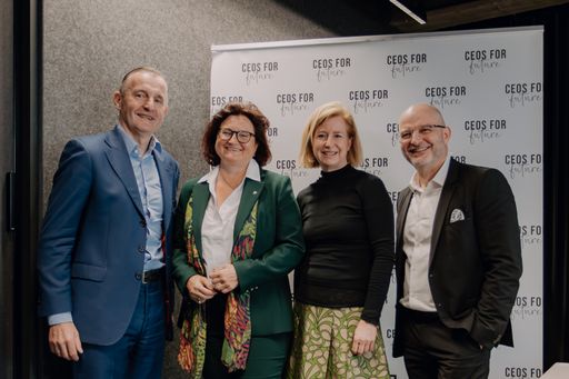  Peter Weinelt – design. Generaldirektor Wiener
Stadtwerke, Beatrix Praeceptor – CEO Greiner Packaging, Birgit
Kraft-Kinz – CEOs FOR FUTURE Obmann-Stellvertreterin, Daniel
Schneider – Geschäftsführer Nespresso Österreich.