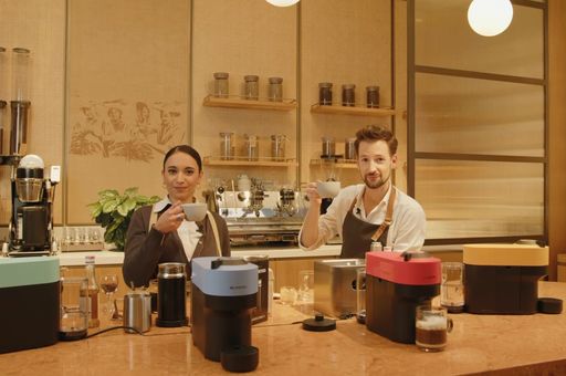 Digitale Mediensysteme GmbH: Erfolgreich
Umsetzungen von Digitalisierungslösungen bei RWA, COR+interlübke
sowie Live Shopping bei Nespresso. (Foto: DMS)