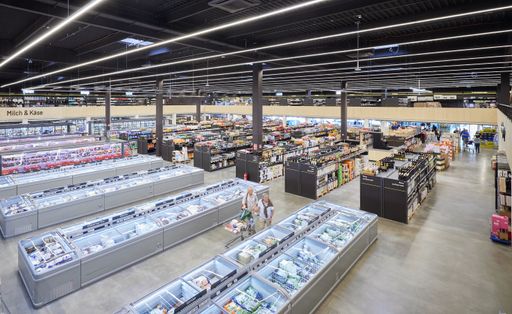 Vorschau Bild von Seit Juli 2022 ist der METRO Großmarkt in
Wals-Siezenheim bei laufendem Betrieb zum modernsten METRO Großmarkt
Österreichs umgebaut worden. Gestern, am 7. November, wurde die
Neueröffnung gebührend gefeiert.