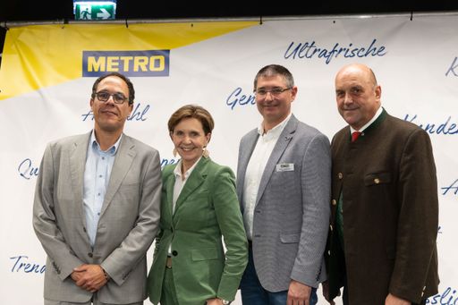 Vorschau Bild von https://www.apa-fotoservice.at/galerie/34914 WALS - SALZBURG:
2022-11-07: Eröffnung Metro Wals im Bild v.l.: Xavier Plotitza (CEO
METRO Österreich), Landtagspräsidentin Brigitta Pallauf, Klaus
Ganglberger (Geschäftsleiter METRO Salzburg), Bgm. Joachim
Maislinger (Wals-Siezenheim) Foto: METRO
Österreich/APA-Fotoservice/Franz Neumayr